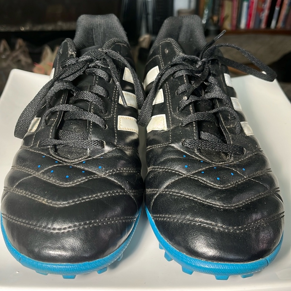 Men’s Addidas Goletto V TF Soccer Shoes, Black & Blue, Pre❤️’d & in great cond.